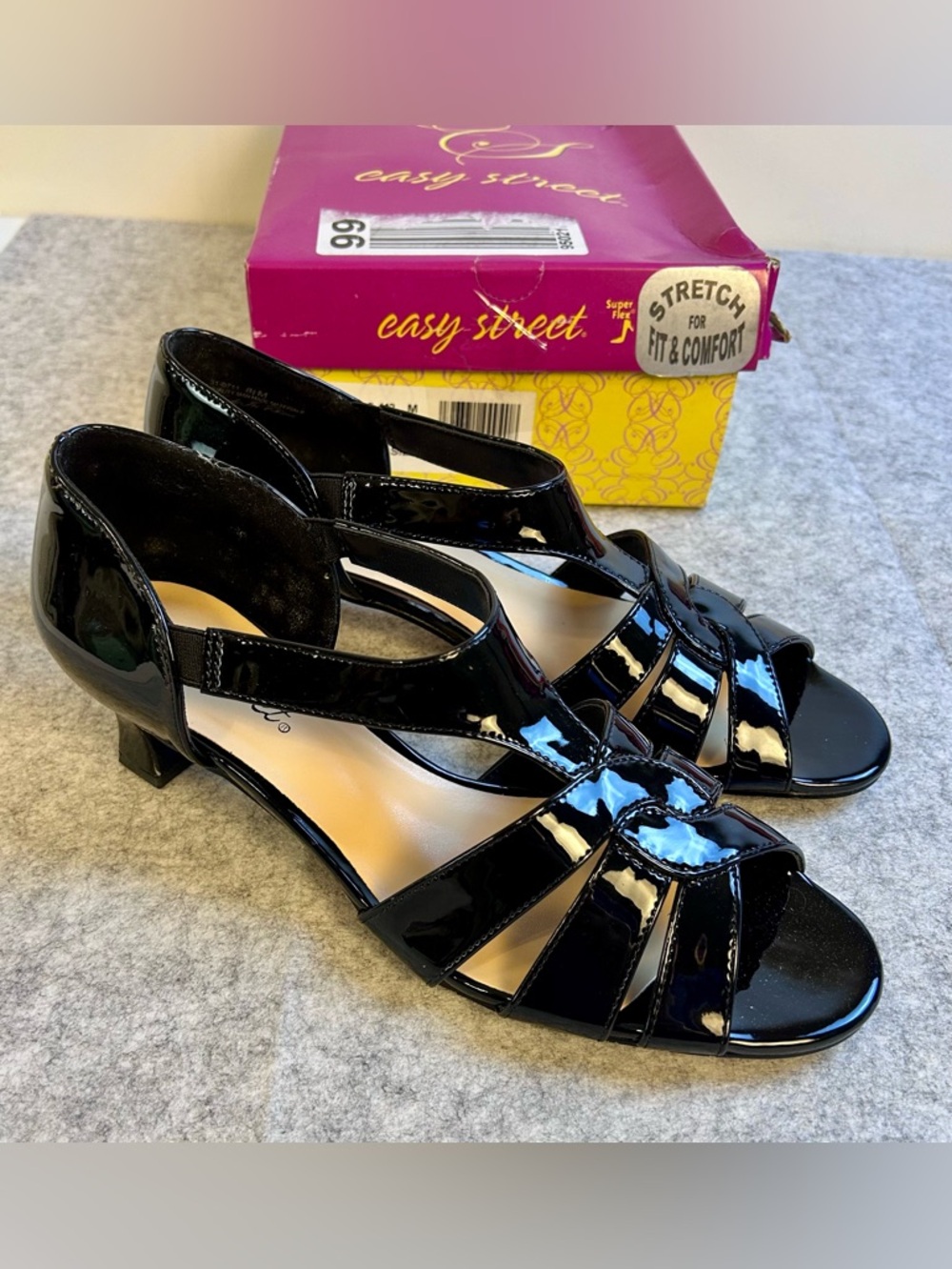 New Black Patent Easy Street Womens Essie Low Heel Shoes / Size 8 1/2